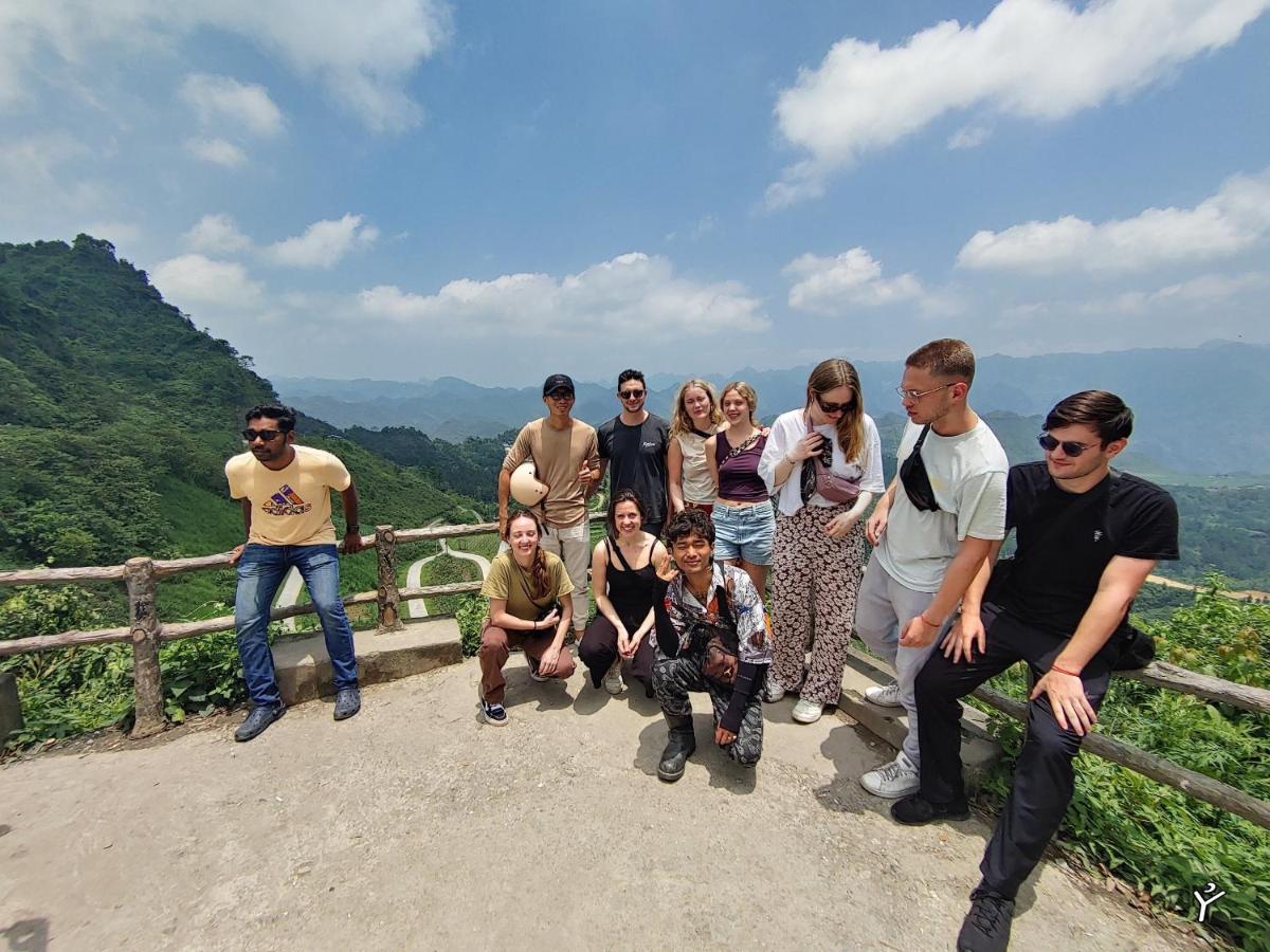 Ha Giang Lotus Hostel Motorbikes Tours 외부 사진