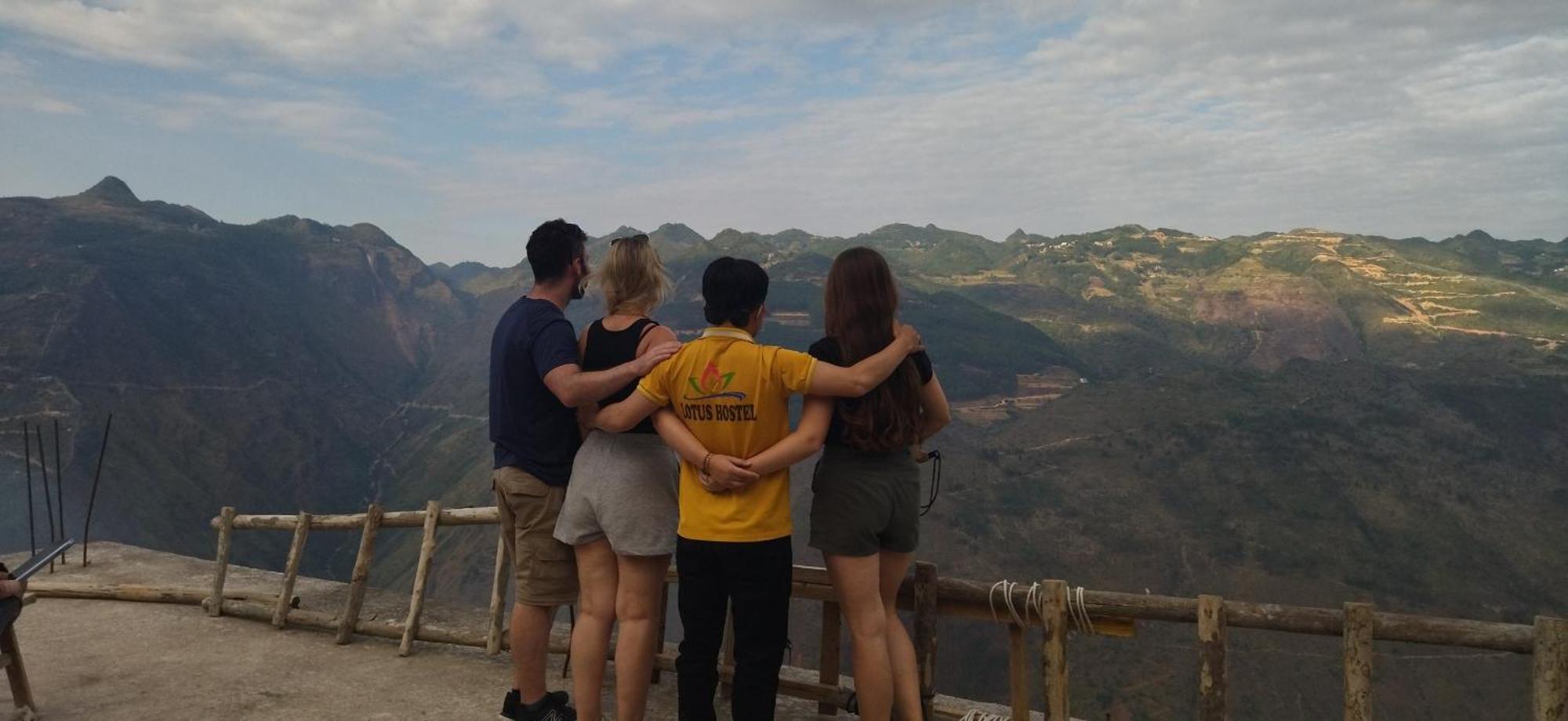 Ha Giang Lotus Hostel Motorbikes Tours 외부 사진