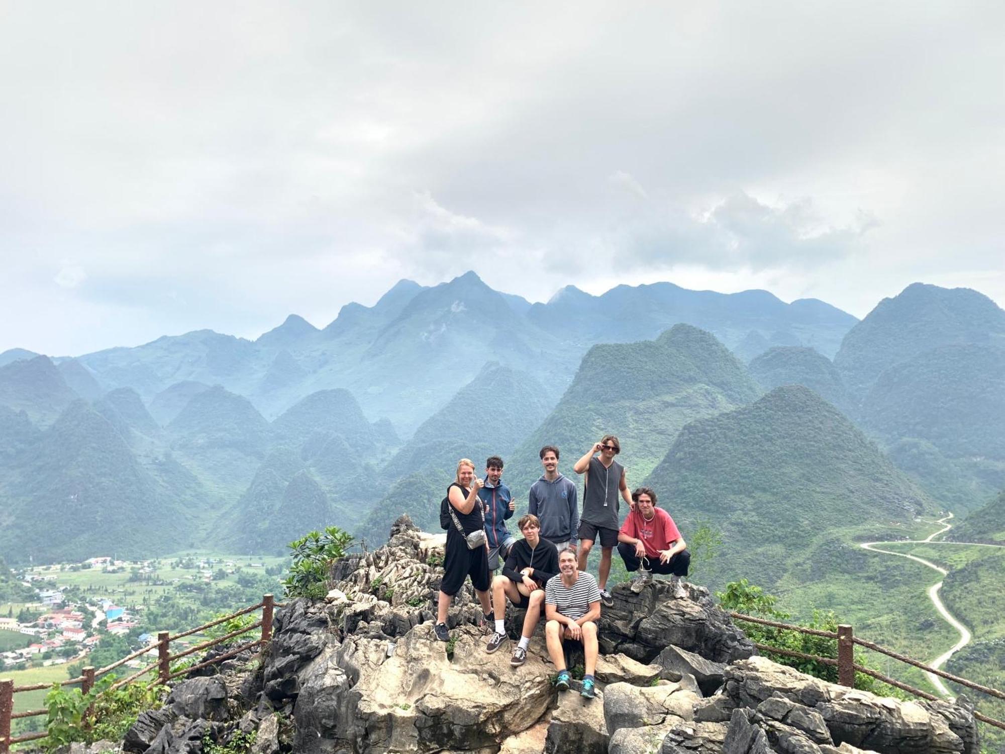 Ha Giang Lotus Hostel Motorbikes Tours 외부 사진