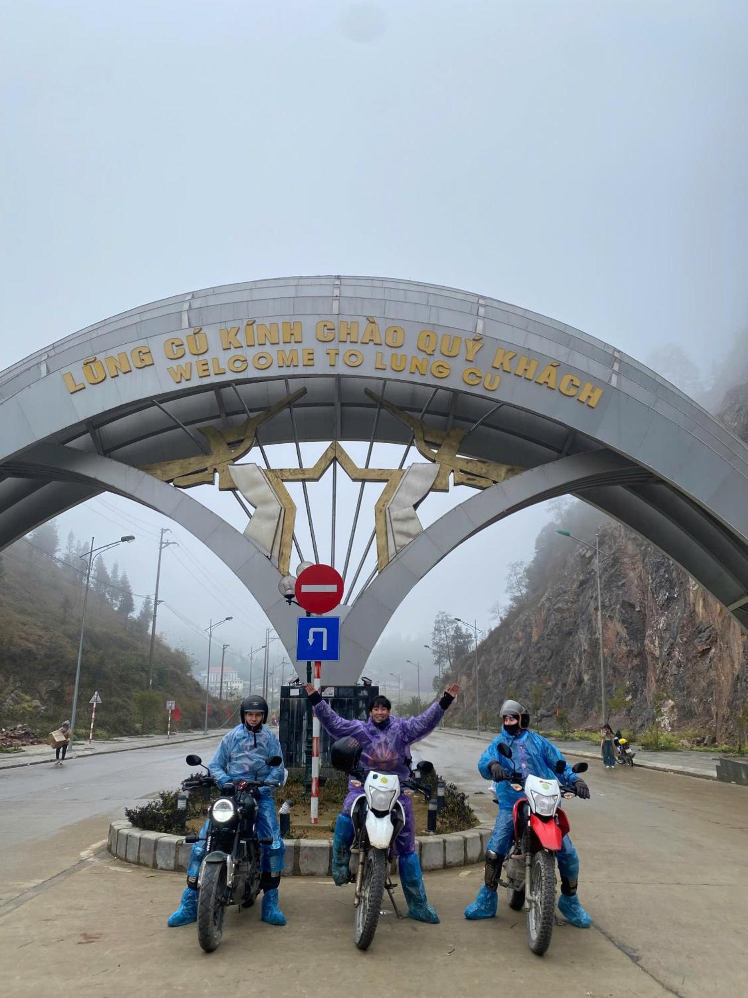 Ha Giang Lotus Hostel Motorbikes Tours 외부 사진